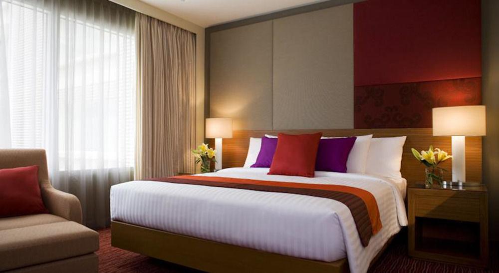 Отель Courtyard By Marriott Бангкок Экстерьер фото