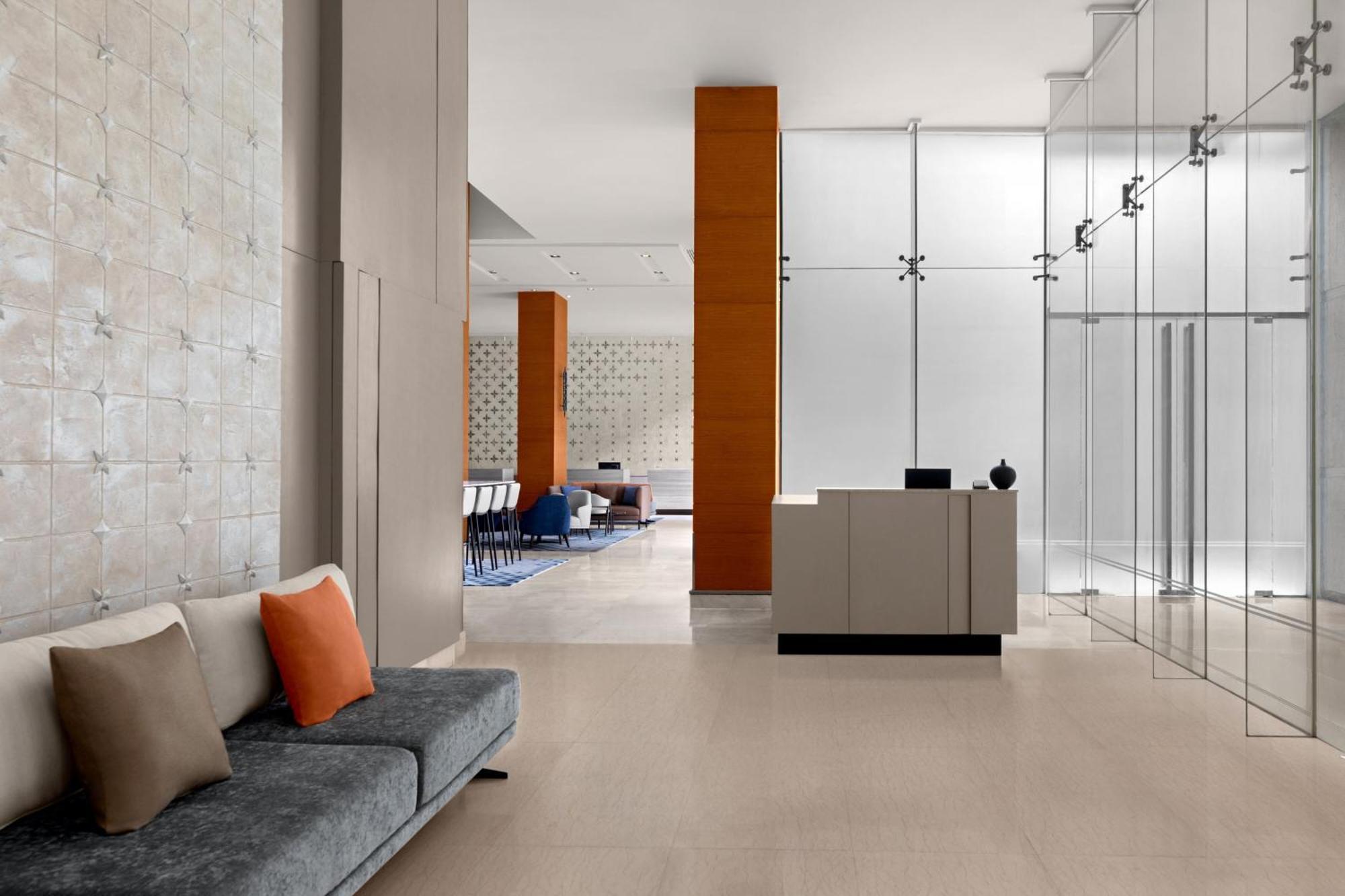 Отель Courtyard By Marriott Бангкок Экстерьер фото